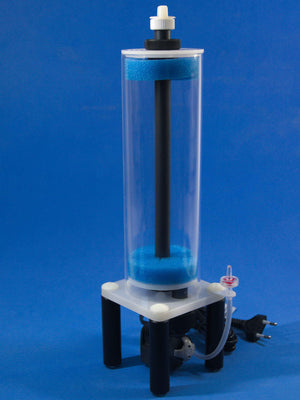 Knepo Medienfilter 2,4 Liter Easy Air – Frontansicht zeigt den robusten Filter mit Schnellwechselsystem und Luftanschluss. Ideal für Meer- und Süßwasseraquarien.

